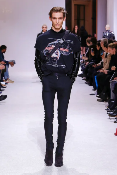 Look 48